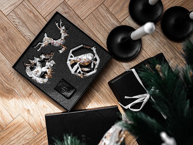 Набор елочных игрушек: Снегирь, Олень, Ель thumbnail