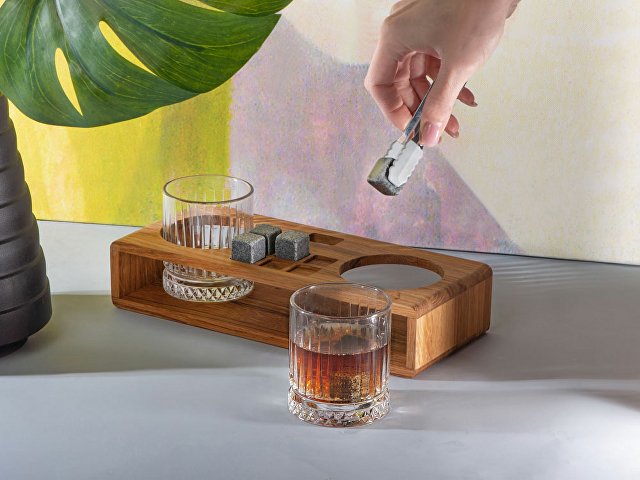 Набор для виски и коктейлей на подставке из дуба «Whiskey Party» thumbnail