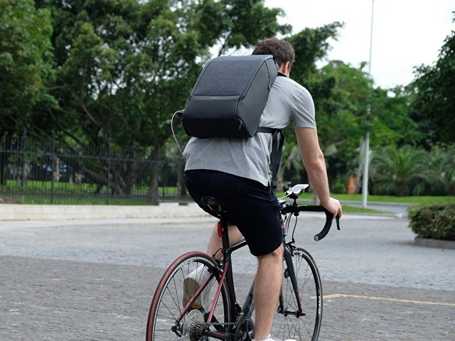 Водостойкий антикражный рюкзак FlexPackPro для ноутбука 15.6" thumbnail