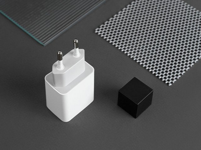 Сетевое зарядное устройство «NEO ZQ3 PD», 20 Вт thumbnail