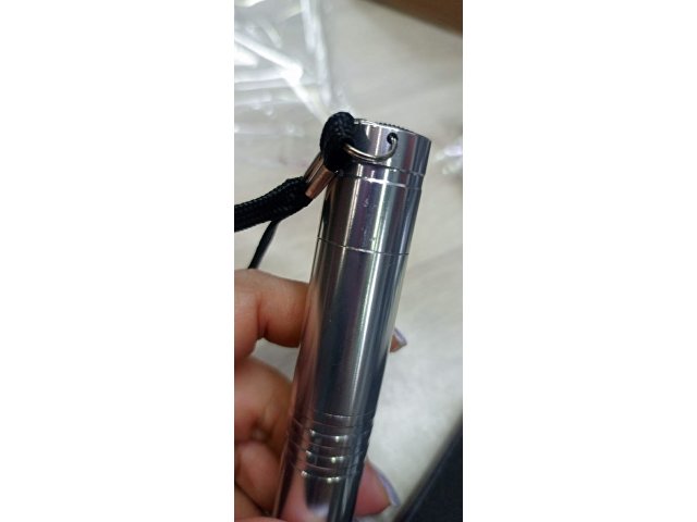 Подарочный набор «Scout» с многофункциональным ножом и фонариком thumbnail