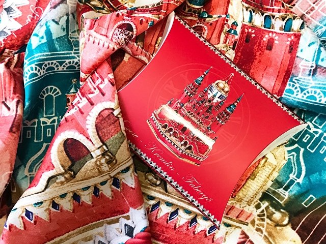 Платок «Кремль - Москва - Фаберже» thumbnail