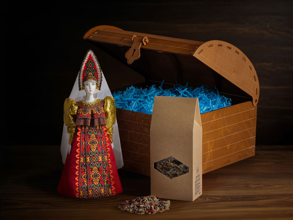 Подарочный набор: кукла фарфоровая, чай "Малина с мятой" фото 2 Подарочный набор: кукла фарфоровая, чай "Малина с мятой" фото 2