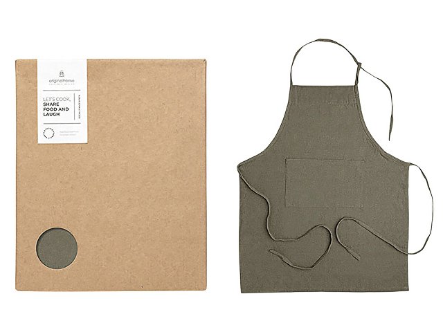 Фартук из переработанных материалов thumbnail