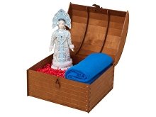 Подарочный набор: кукла фарфоровая, плед флисовый